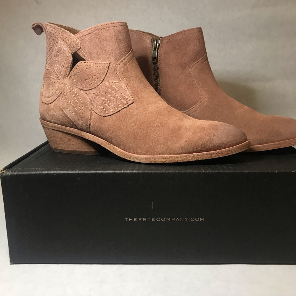 Like new! Frye Farrah floral bootie light pink